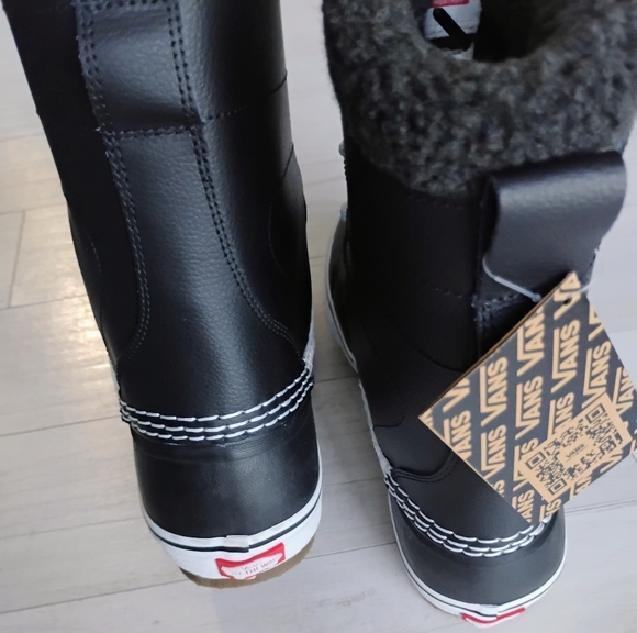 VANS NEW Standard Snow MTE Boots - Picture 12 of 15
